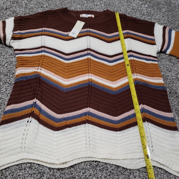 NWT Chevron Sweater - Picture 11 of 13